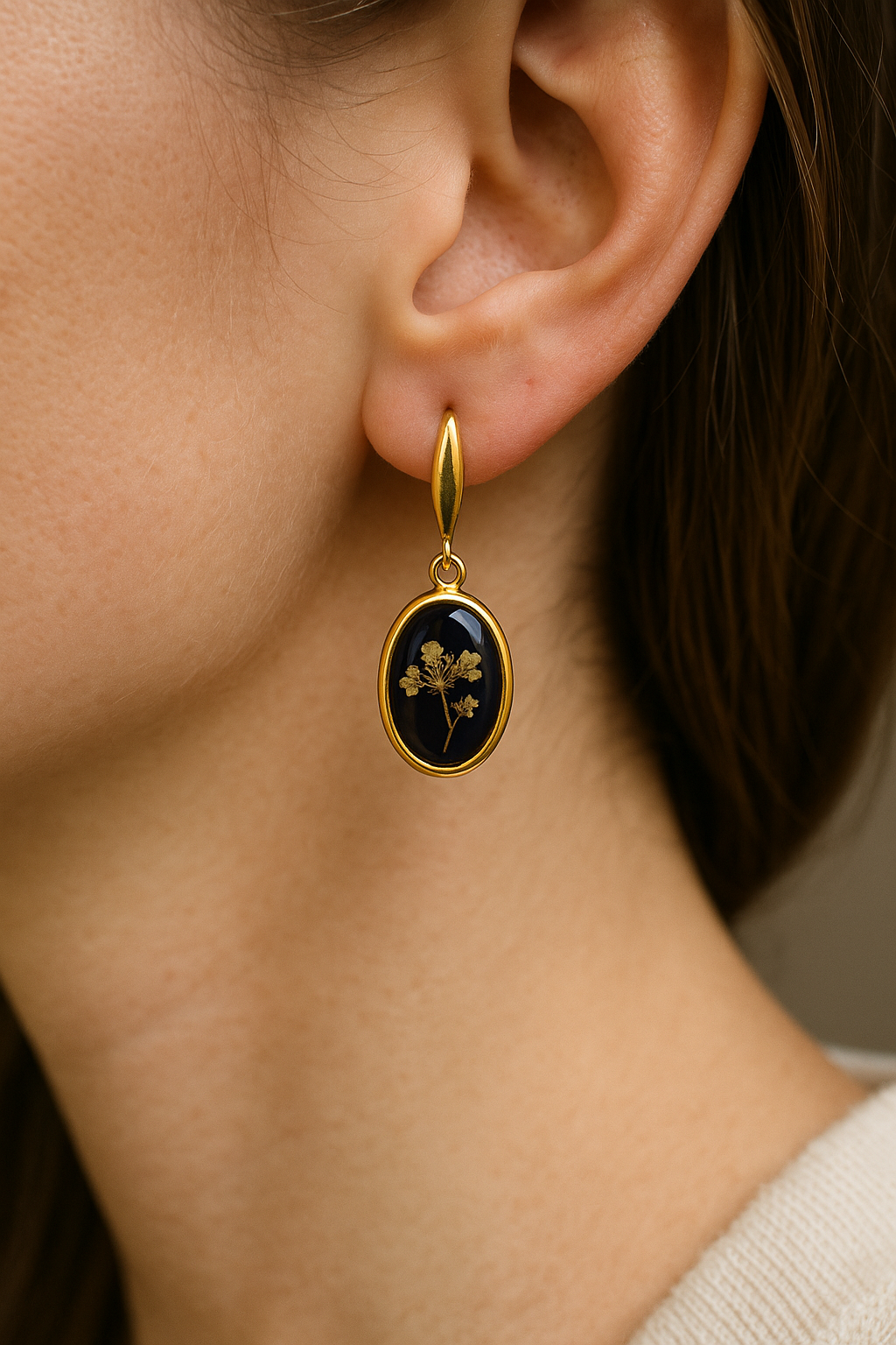 Queen Anne’s Lace Pressed Flower Earrings - Gold